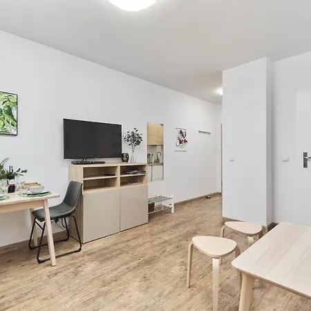 Daire Riverside Na Grobli By Renters