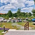 Riverside Na Grobli By Renters Apartment Wroclaw